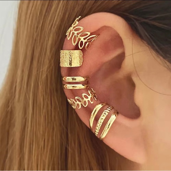 Jewelry - Set of 5 gold earring cuffs